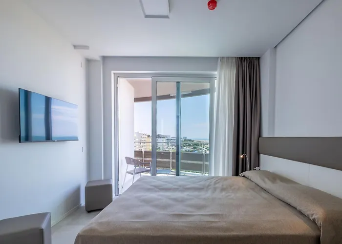 Aparthotel Panorama Beach شقة فندقية بيبيوني